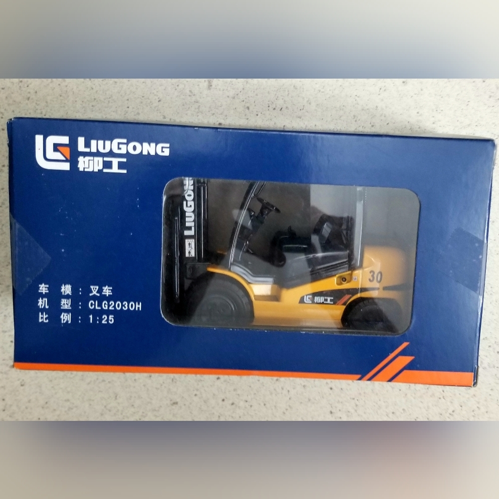 Collectible 1:25 scale LiuGong Forklift